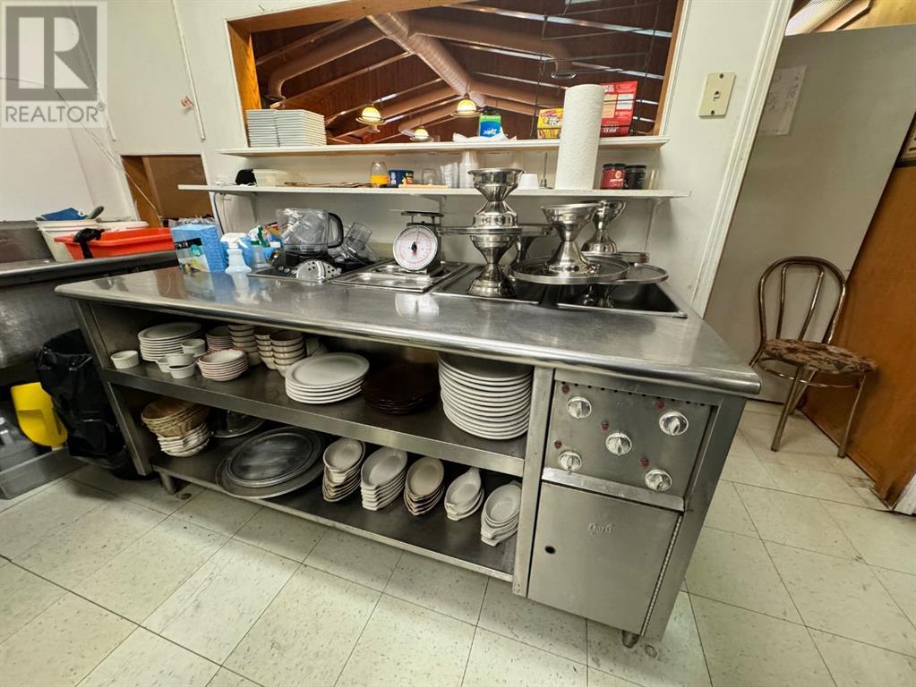 4920 50 Street Property Photo 12