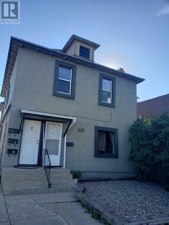 137 14 Street N Property Photo 1