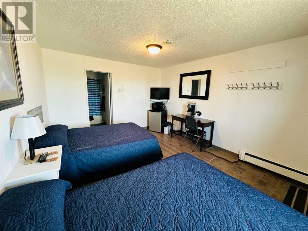 5416 49 Avenue Property Photo 4