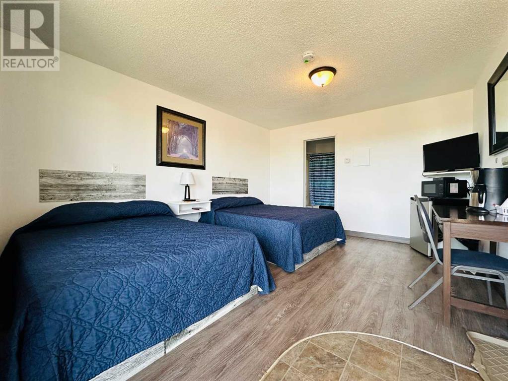 5416 49 Avenue Property Photo 5