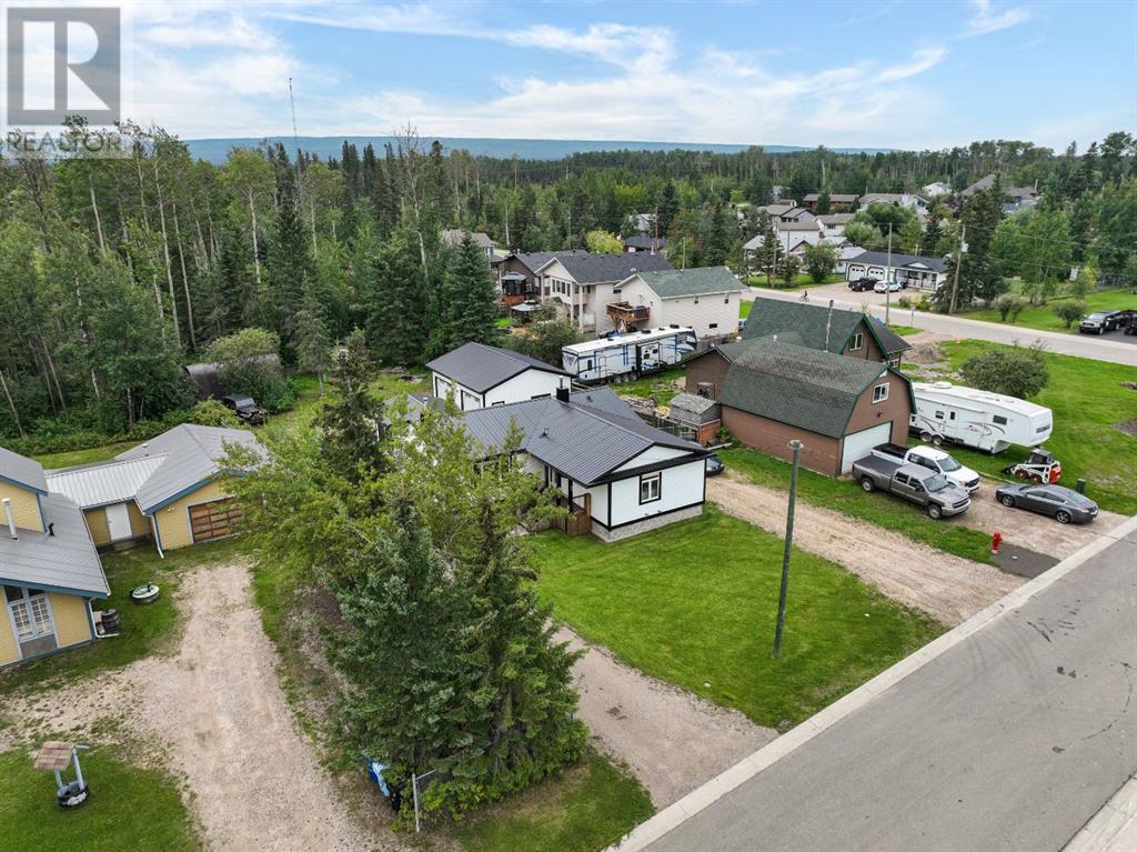 52 Poplar Crescent Property Photo