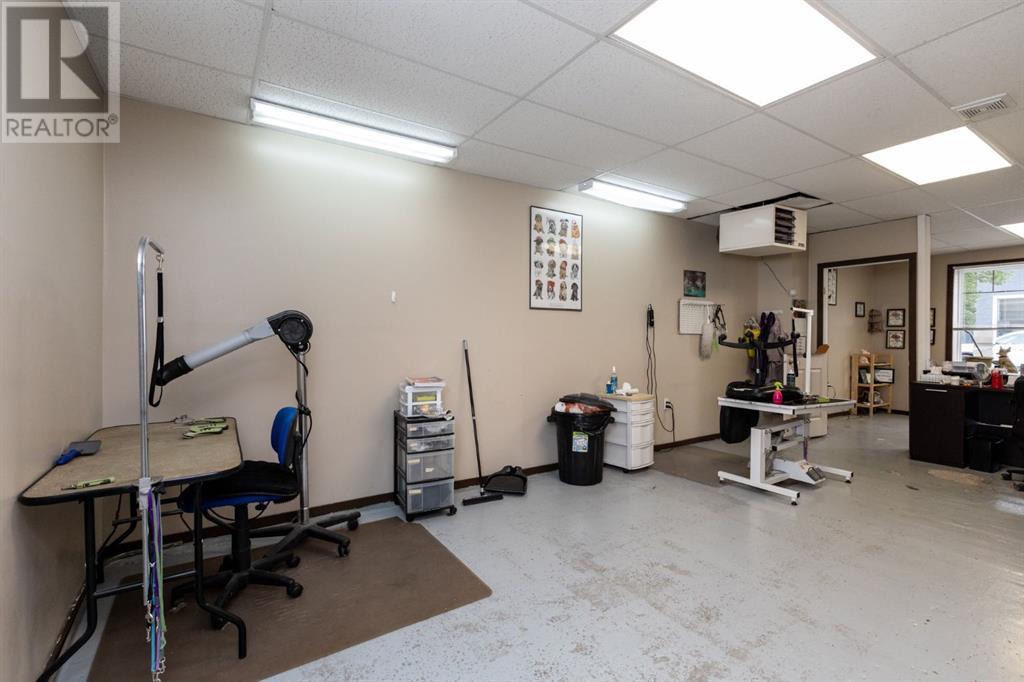 5048 50 Street Property Photo 10