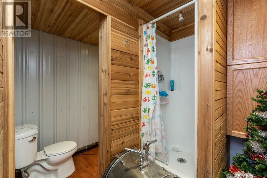 5048 50 Street Property Photo 12