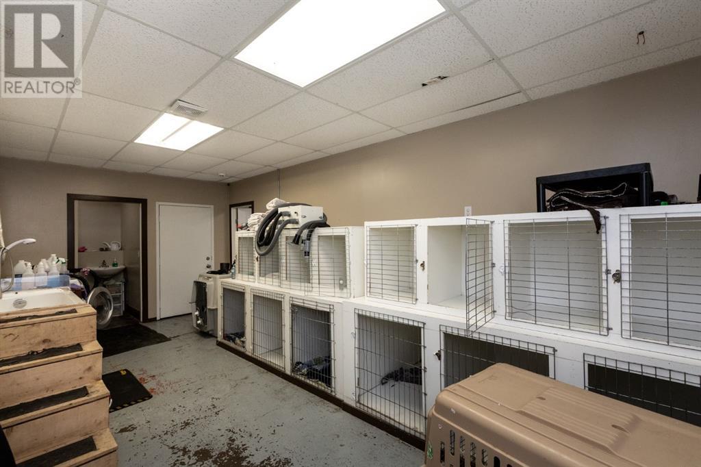 5048 50 Street Property Photo 14