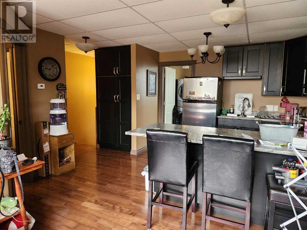 5008 50 Street Property Photo 10