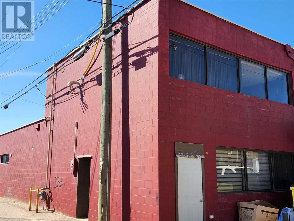 5008 50 Street Property Photo 16