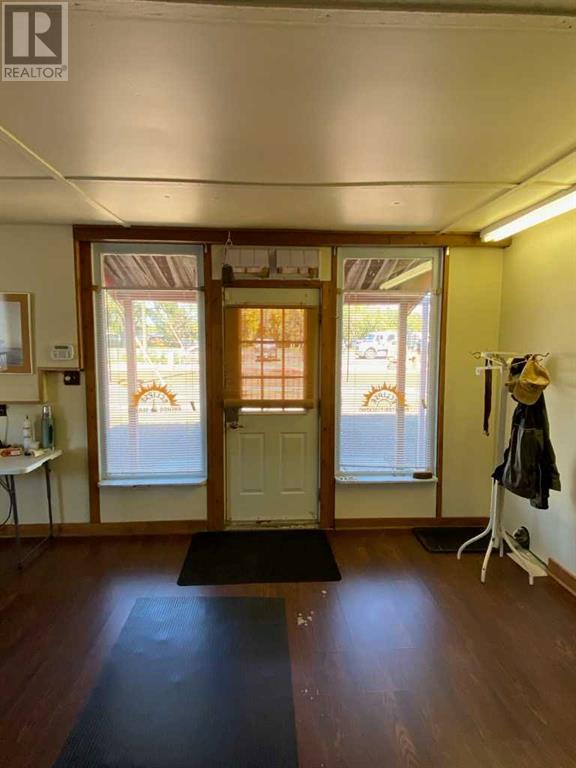 503 2 Avenue E Property Photo 6
