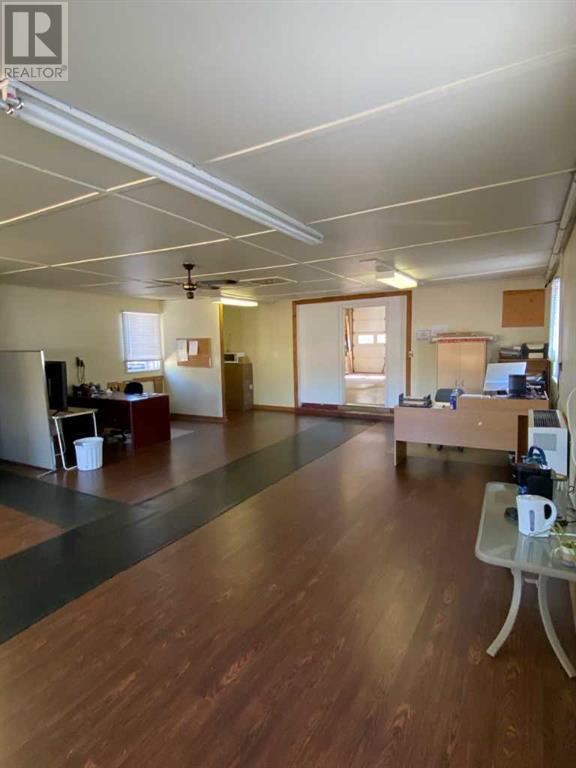 503 2 Avenue E Property Photo 7
