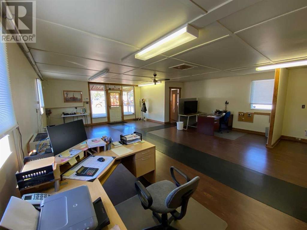 503 2 Avenue E Property Photo 15