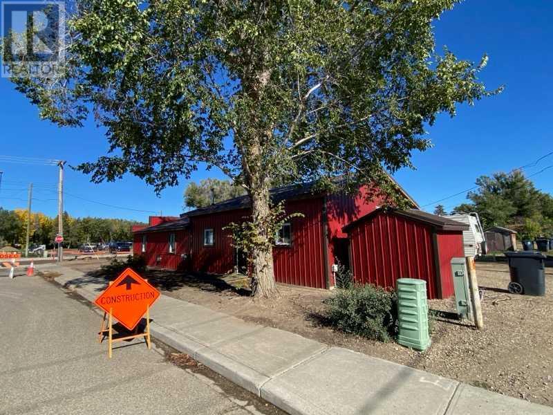 503 2 Avenue E Property Photo 17