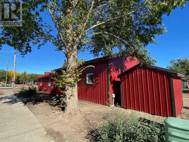 503 2 Avenue E Property Photo 19