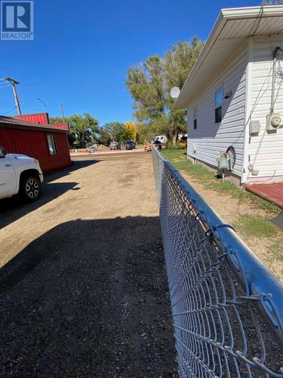 503 2 Avenue E Property Photo 20