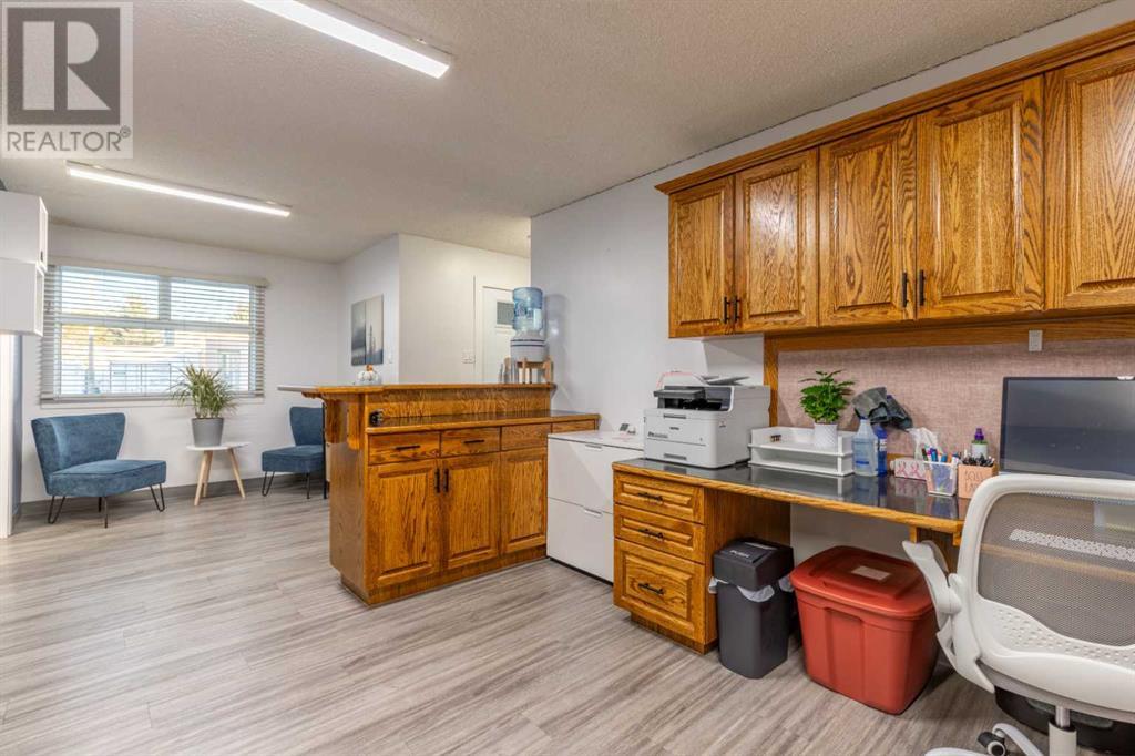 1910 18 Street Property Photo 12