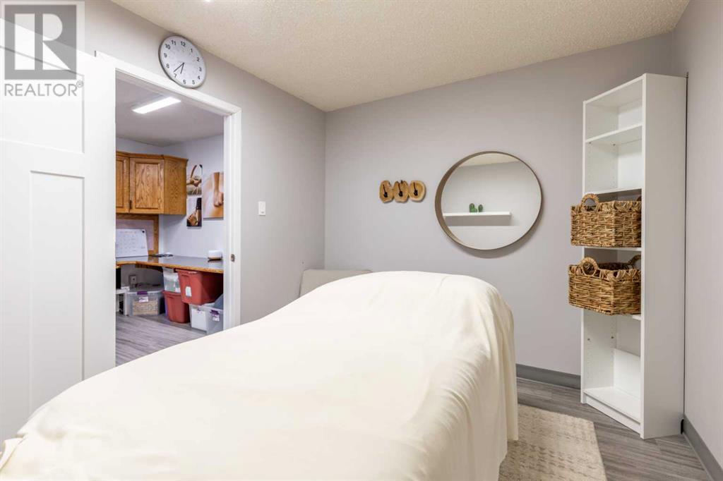 1910 18 Street Property Photo 15