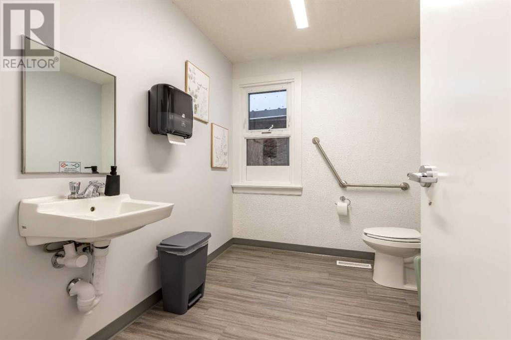 1910 18 Street Property Photo 24