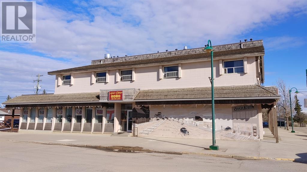 9807 100 Street Property Photo 2