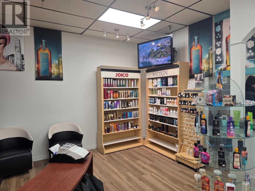 1329 Shoppers Park Mall Property Photo 6