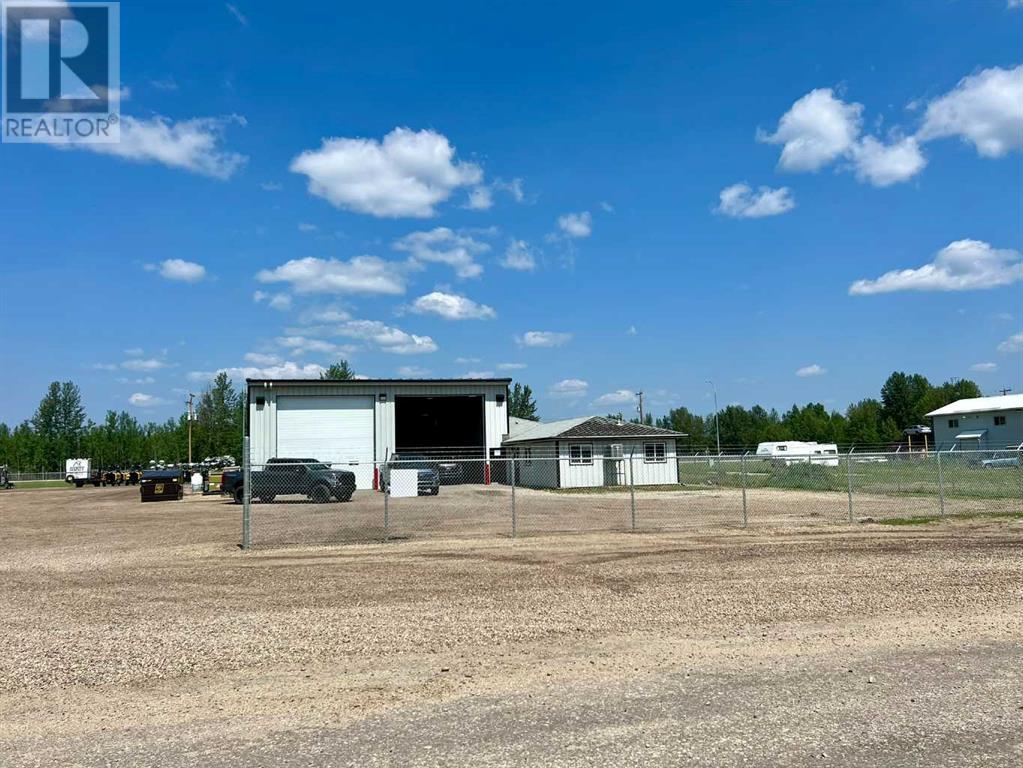 5910 45 Avenue Property Photo 4