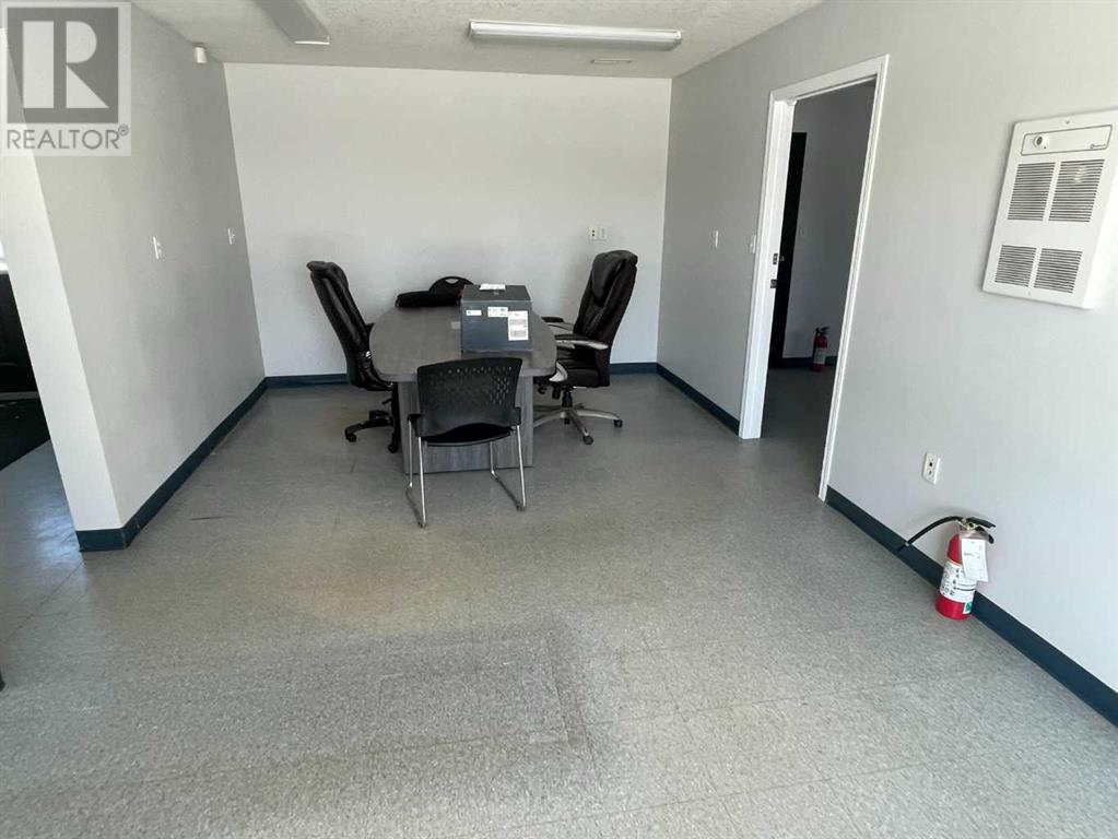 5910 45 Avenue Property Photo 7