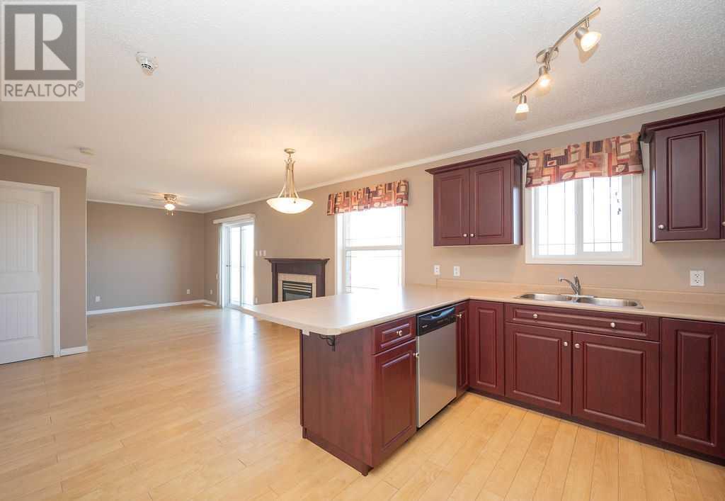 101, 202, 303, 304, 2814- 48 Avenue Property Photo 3