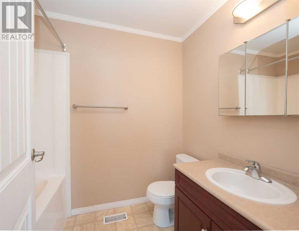 101, 202, 303, 304, 2814- 48 Avenue Property Photo 11