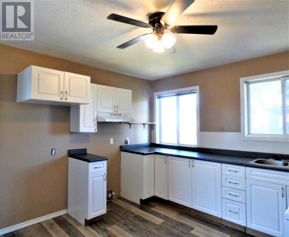 10322 104 Avenue Property Photo 5