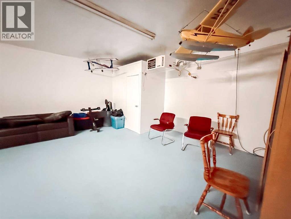 5031 47 Avenue Property Photo 35