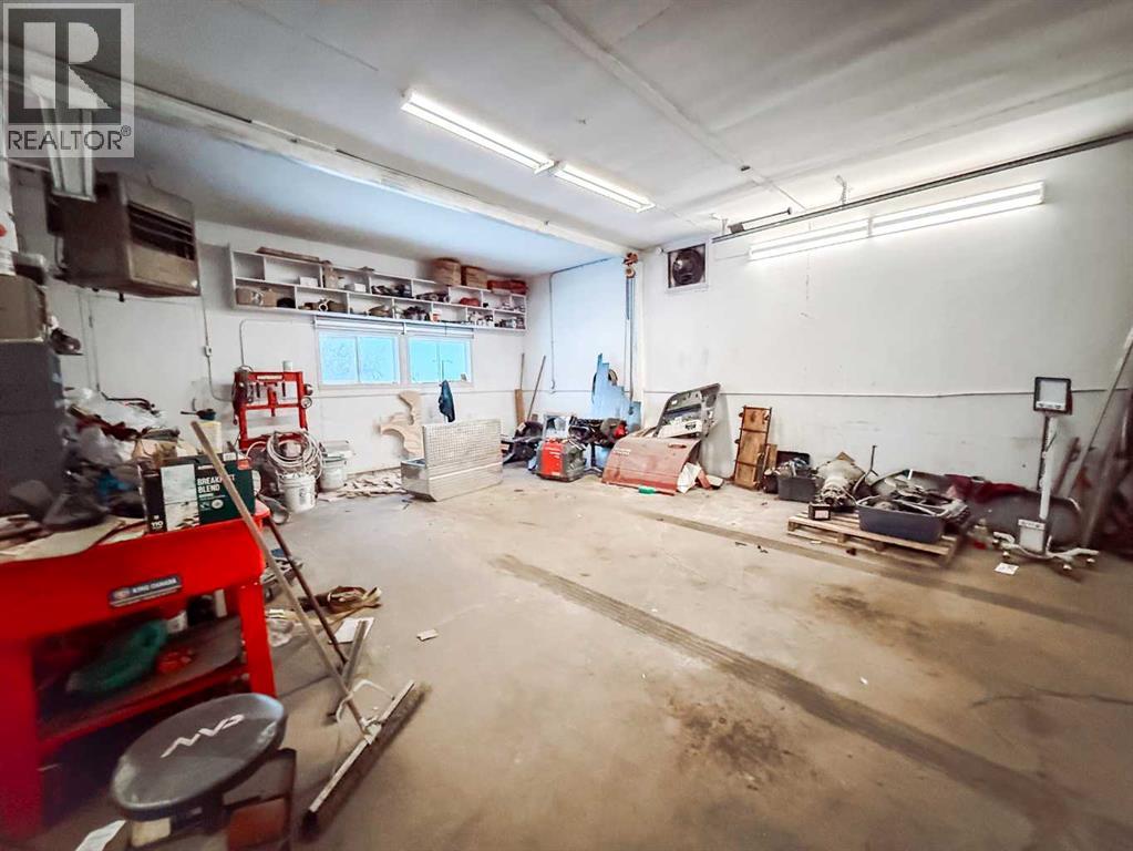 5031 47 Avenue Property Photo 38