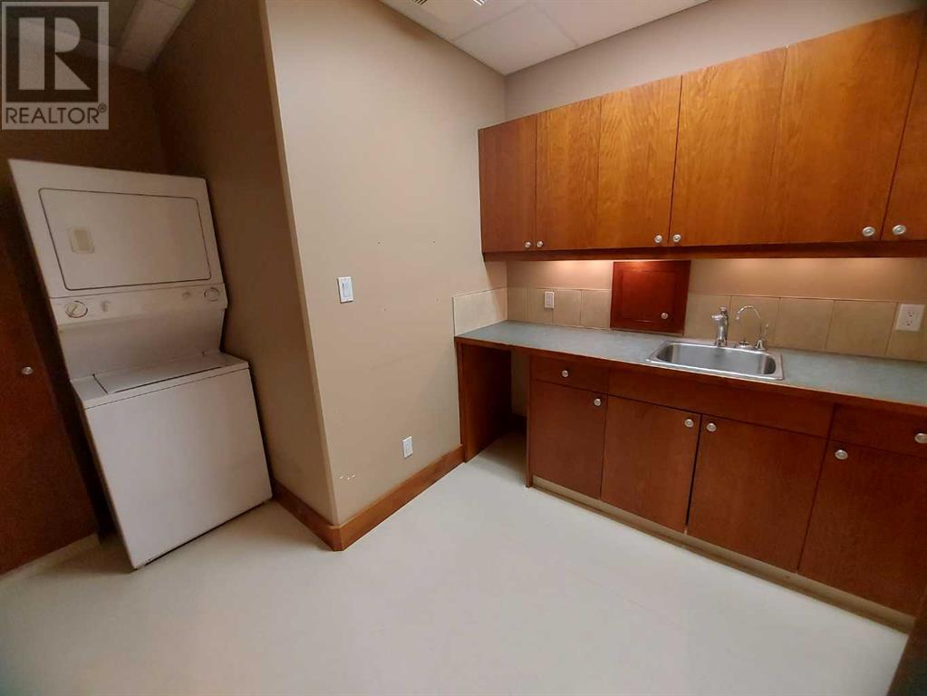 210, 4320 50 Avenue Property Photo 6