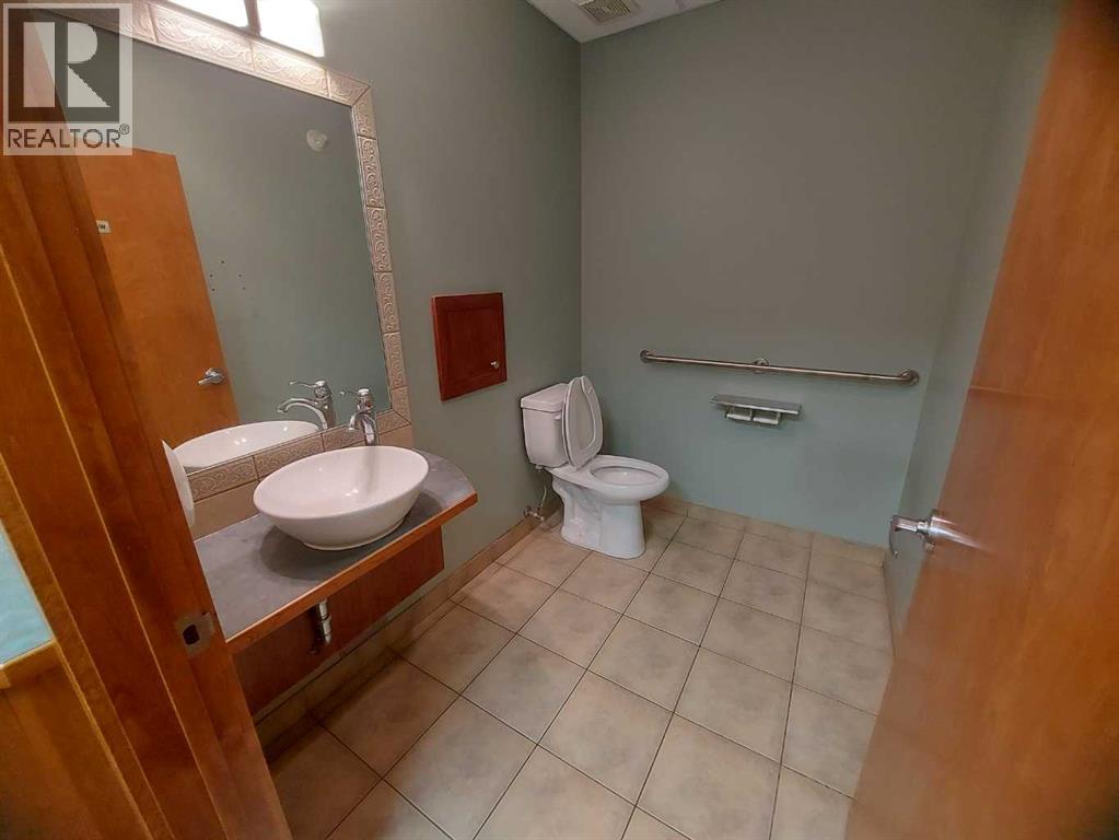 4320 50 Avenue Property Photo 13
