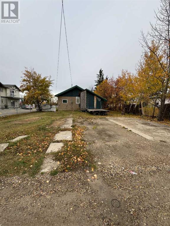 10207 102 Street Property Photo 3