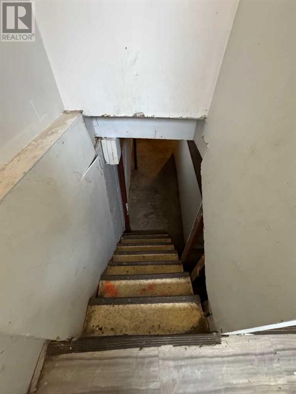 10207 102 Street Property Photo 11