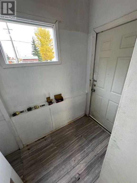 10207 102 Street Property Photo 12