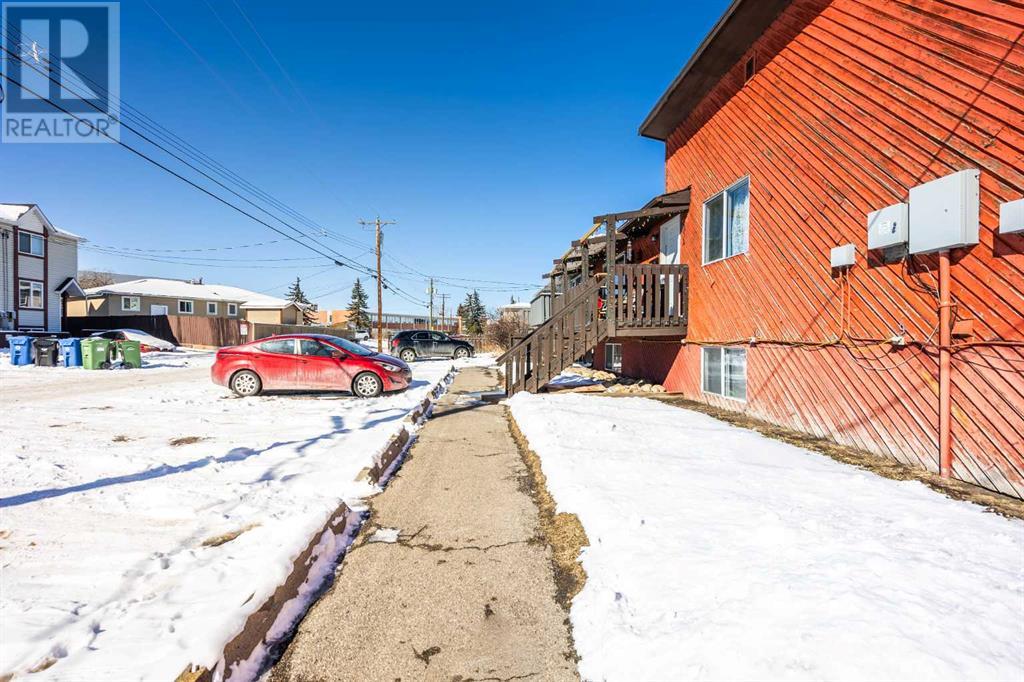 4607-4611 73 Street Nw Property Photo 17