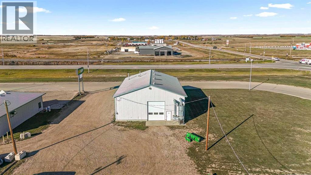 4205 51 A Street Property Photo 3