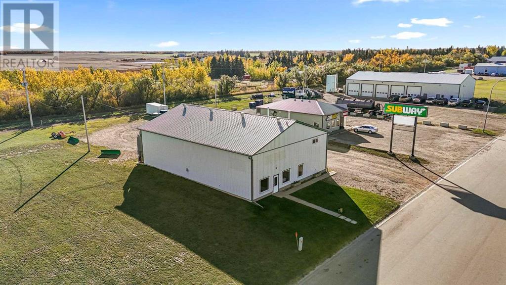 4205 51 A Street Property Photo 4