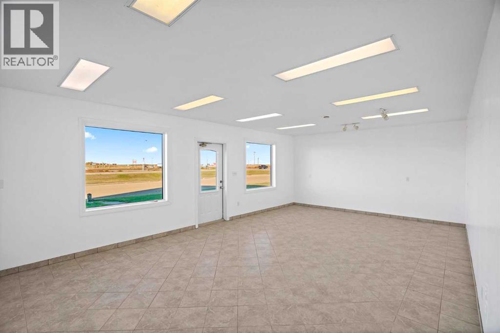 4205 51 A Street Property Photo 5