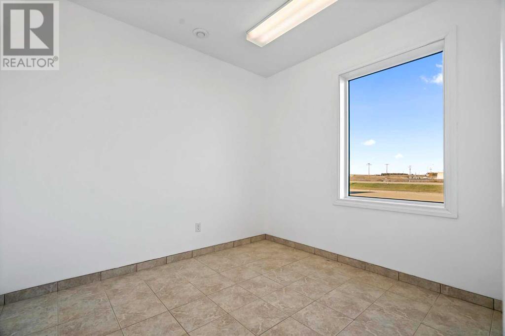 4205 51 A Street Property Photo 7