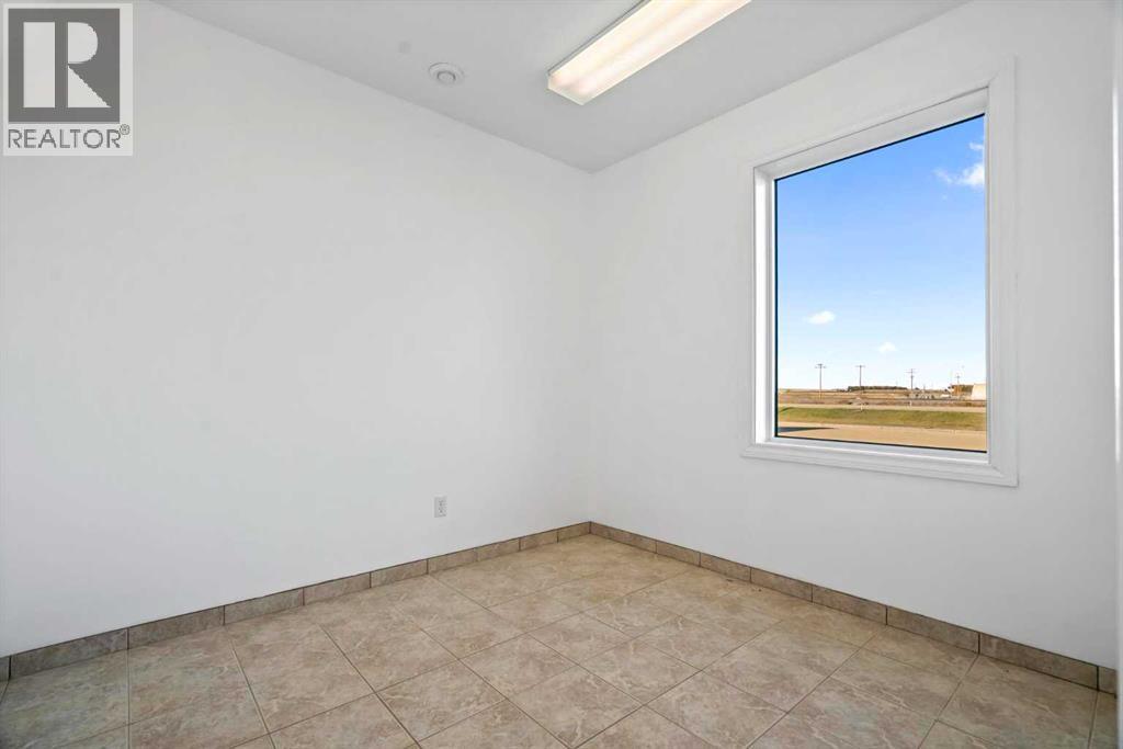 4205 51 A Street Property Photo 7