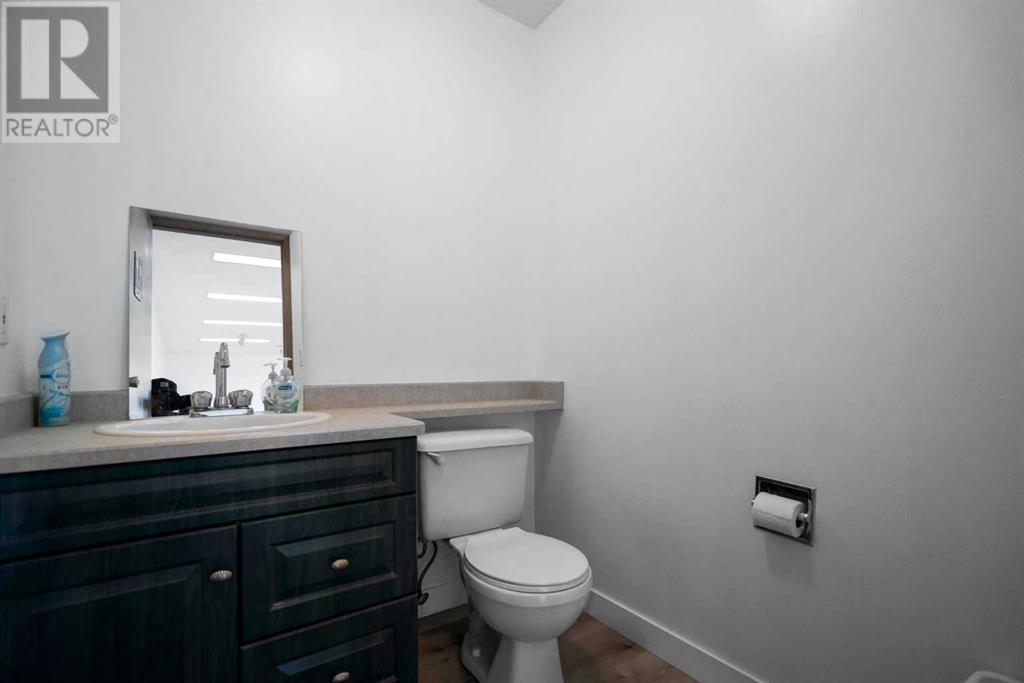 4205 51 A Street Property Photo 8