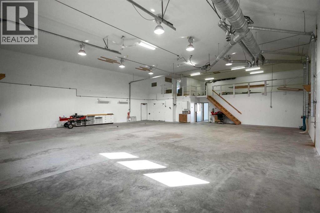 4205 51 A Street Property Photo 11