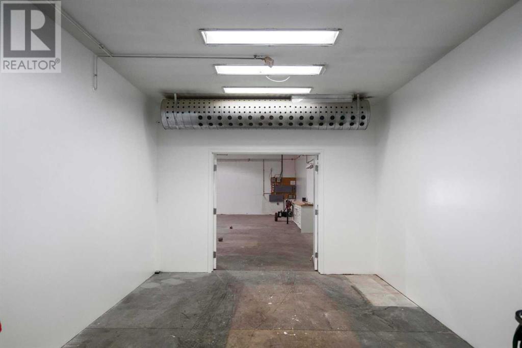 4205 51 A Street Property Photo 12