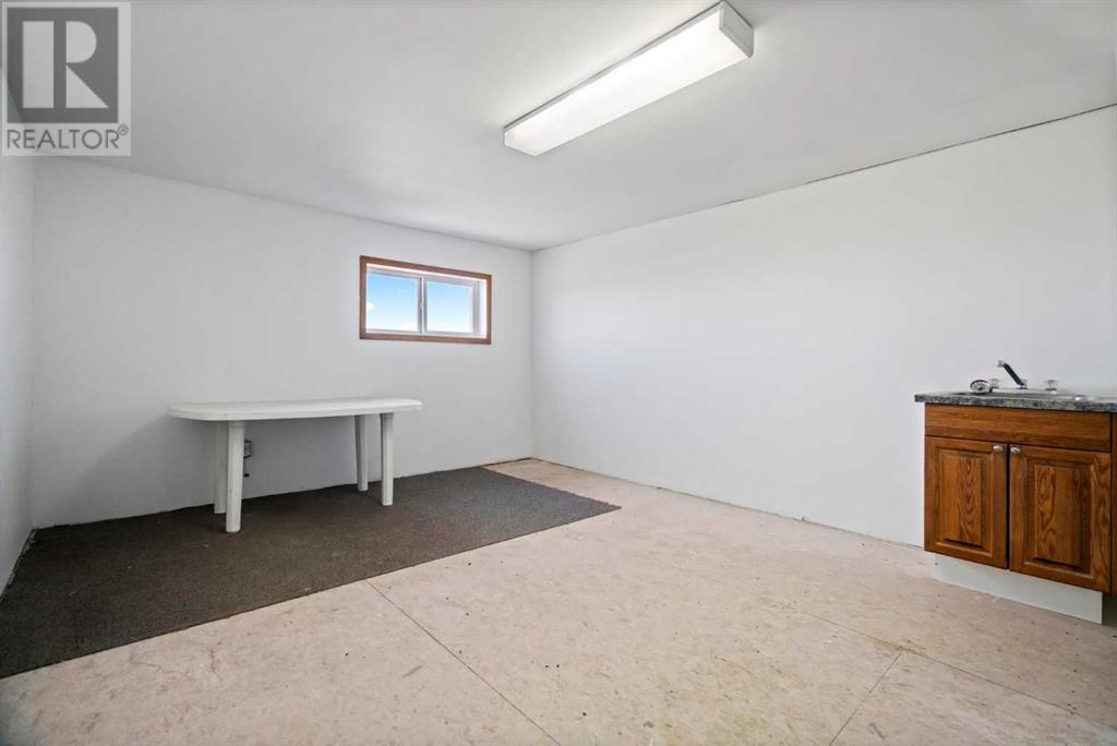 4205 51 A Street Property Photo 14