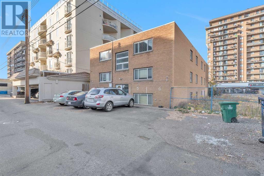 1309 12 Avenue Sw Property Photo 2