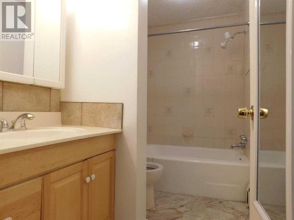 1309 12 Avenue Sw Property Photo 6