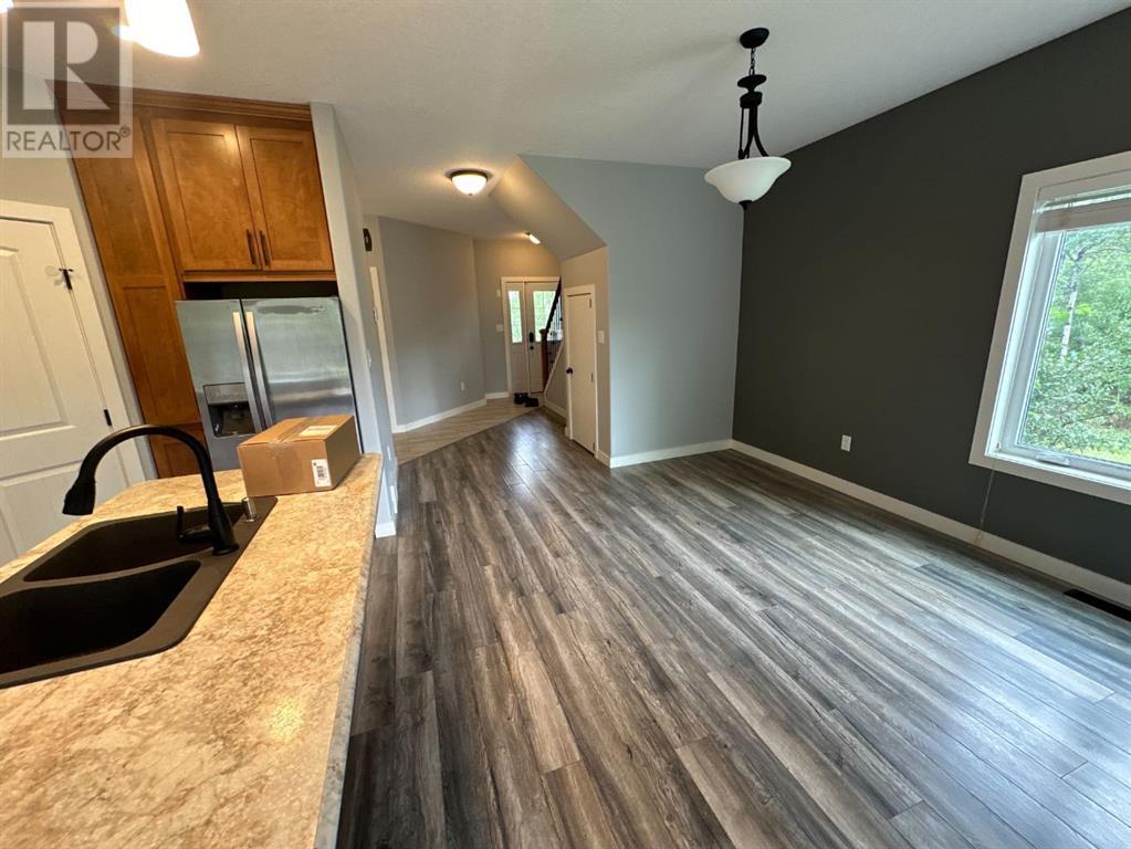 11321 & 11323 91 Street Property Photo 2
