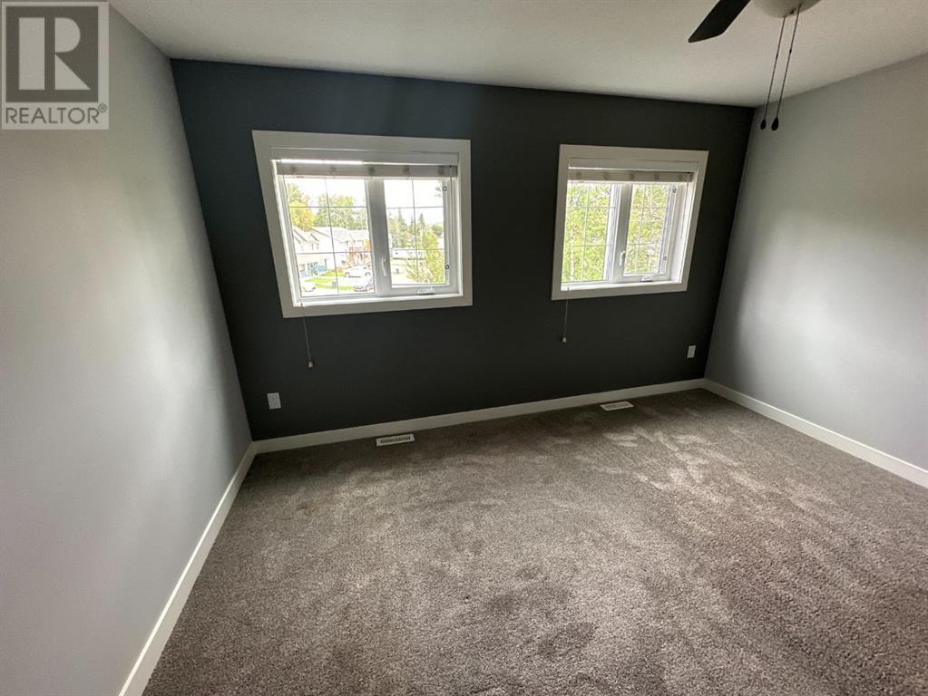 11321 & 11323 91 Street Property Photo 7