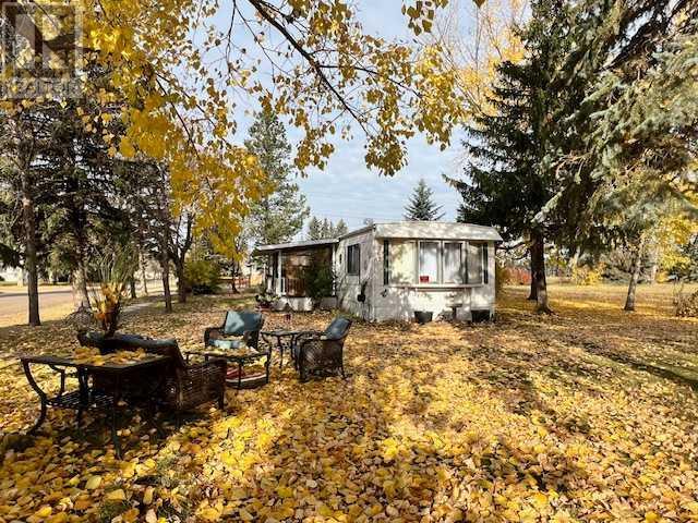 302 Lady Helen Avenue W Property Photo