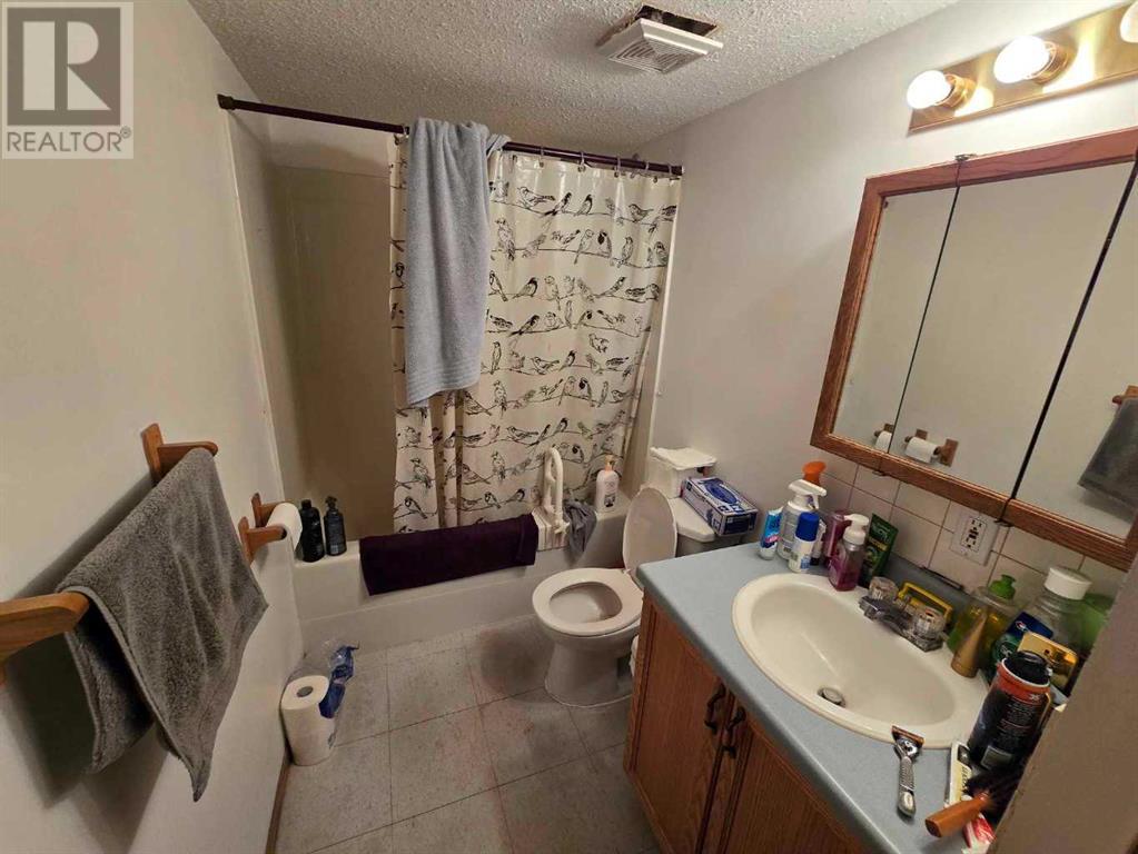 1-7, 205 Reed Avenue Property Photo 8