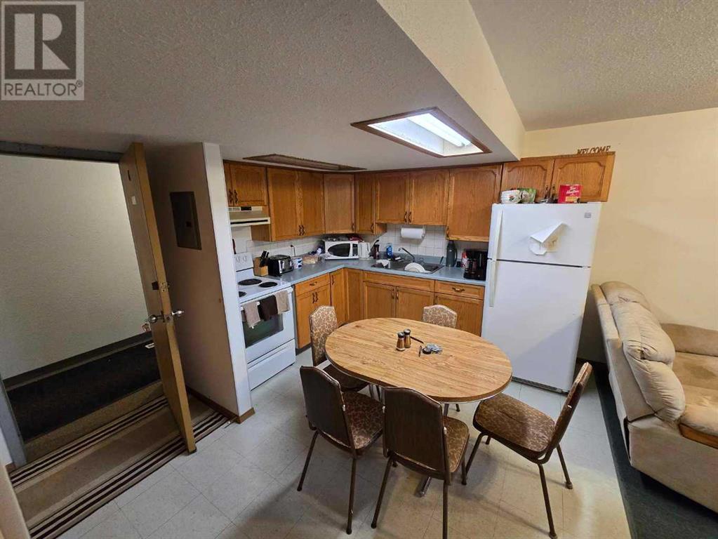 1-7, 205 Reed Avenue Property Photo 9